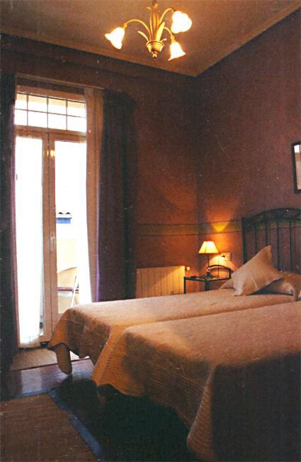 באקיו Hotel Joshe Mari מראה חיצוני תמונה
