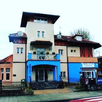 באקיו Hotel Joshe Mari מראה חיצוני תמונה